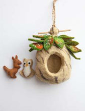 Load image into Gallery viewer, Felt hanging home-hanging homes-Rainbows and Clover-Aussie animals-Rainbows and Clover